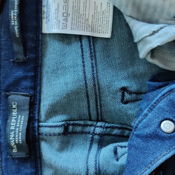 Banana Republic Skinny Jeans β Dark Wash | Size 26P | Cropped Fit - Picture 4 of 5